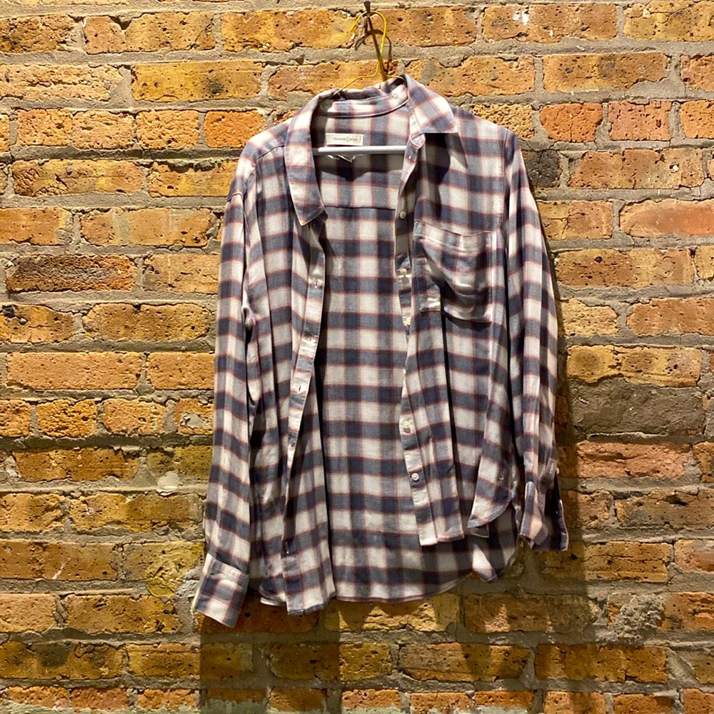 Lightweight flannel button-down